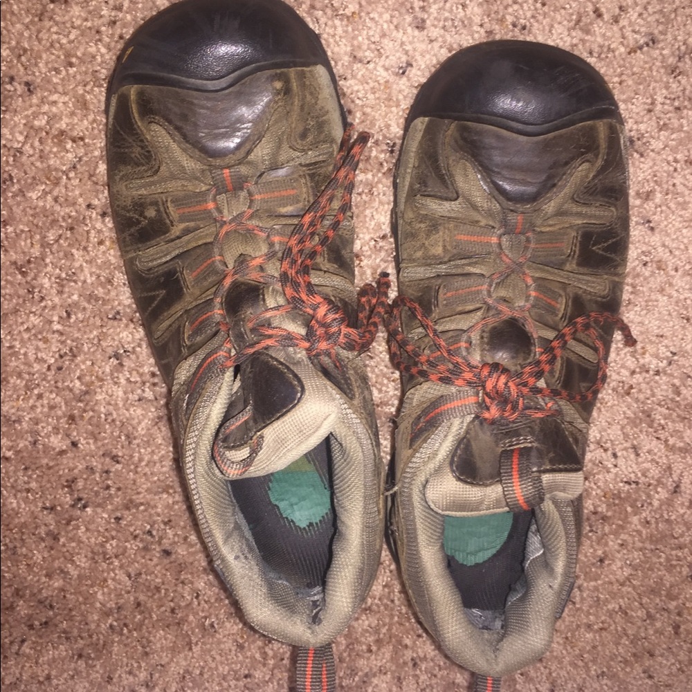Men’s keen hiking boots